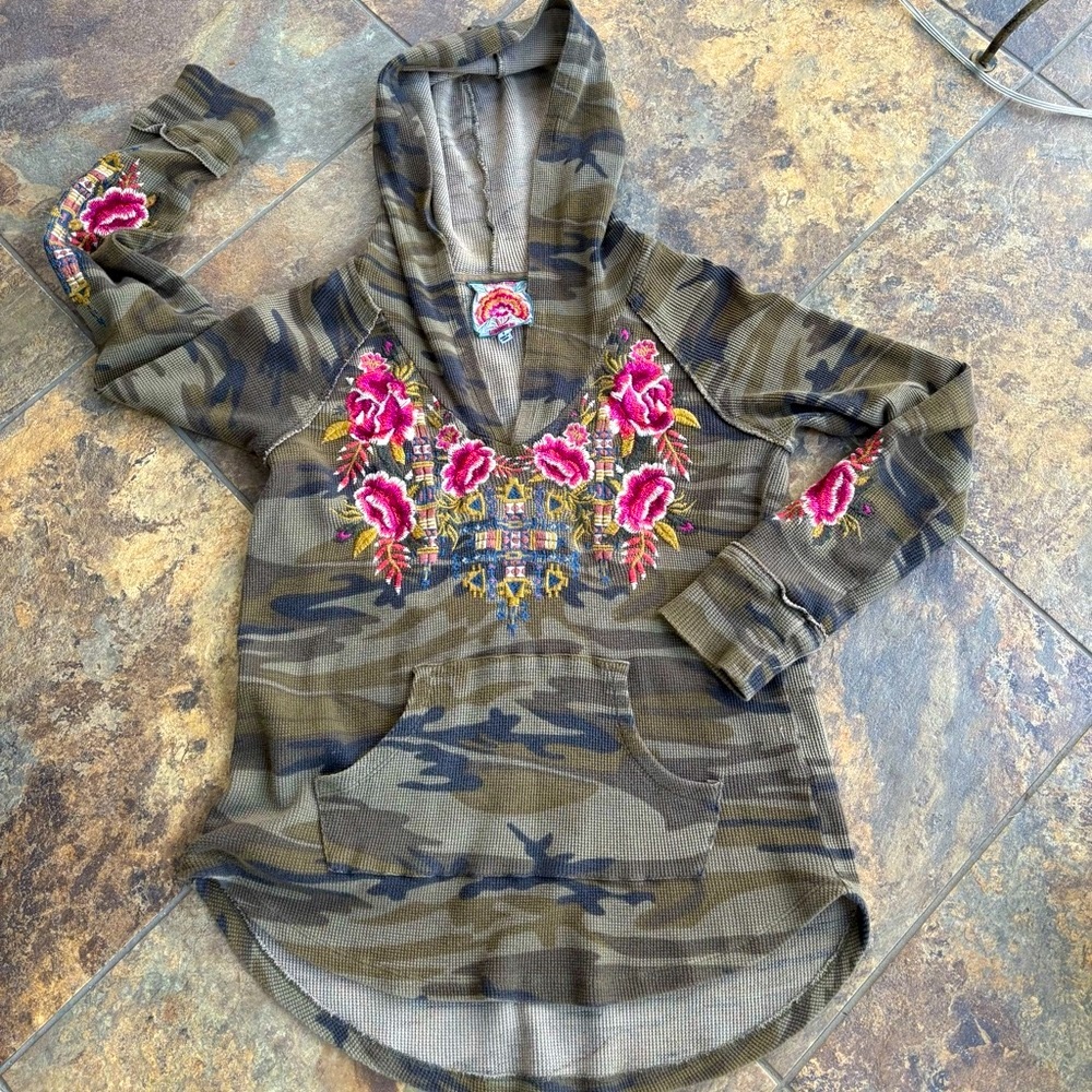 Johnny Was Camouflage Floral Embroidered Women's Hoodie